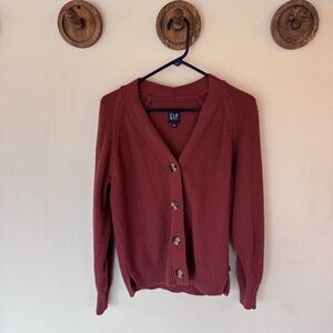 GAP Women's Burgundy maroon button up Cardigan Sweater size medium